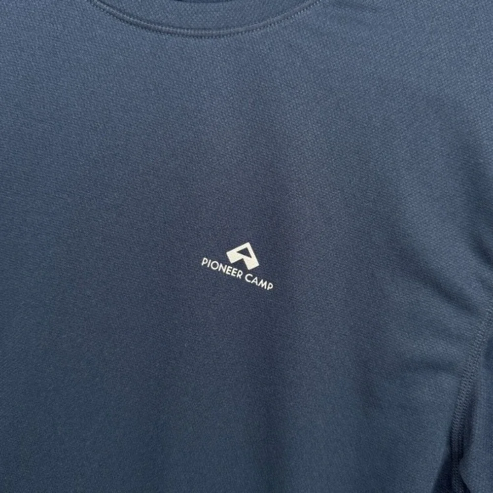 Pioneer Camp Mens Shirt Size M Navy Performance Crew‎ Neck Short Sleeve Hiking